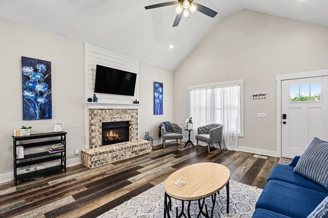 189 Julia Ann Ct, Springfield, TN 37172