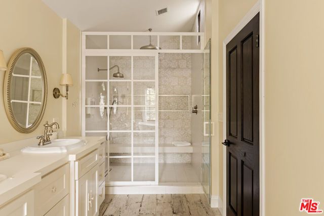 1110 N Beverly Glen Boulevard, Los Angeles, CA 90077