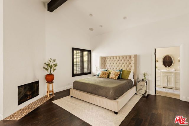 1110 N Beverly Glen Boulevard, Los Angeles, CA 90077