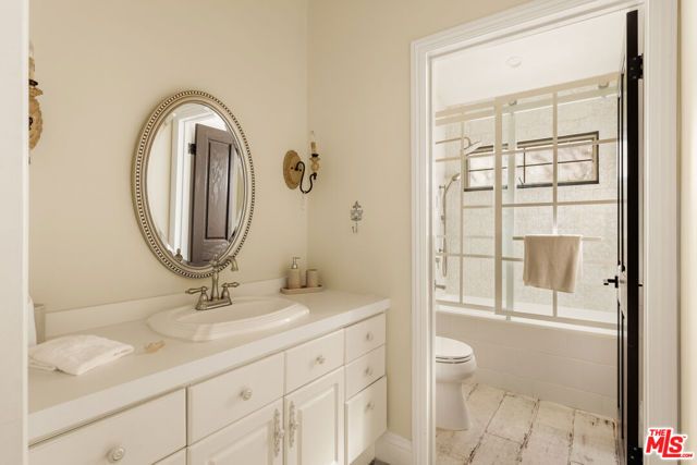 1110 N Beverly Glen Boulevard, Los Angeles, CA 90077