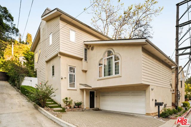 1110 N Beverly Glen Boulevard, Los Angeles, CA 90077