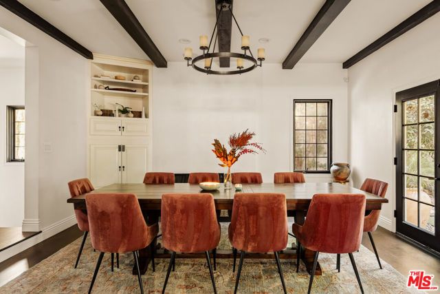 1110 N Beverly Glen Boulevard, Los Angeles, CA 90077