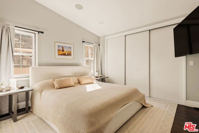 1110 N Beverly Glen Boulevard, Los Angeles, CA 90077