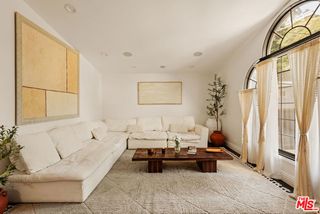 1110 N Beverly Glen Boulevard, Los Angeles, CA 90077