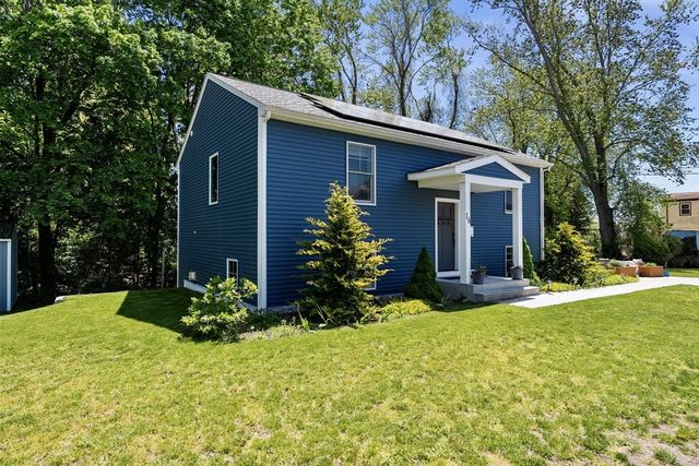 16 Clancy St, Swansea, MA 02777