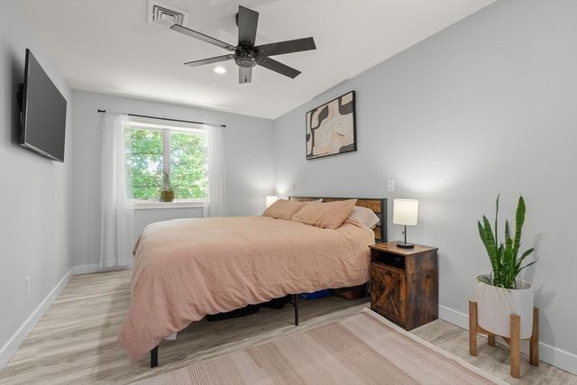 16 Clancy St, Swansea, MA 02777