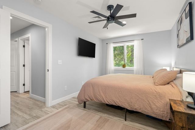 16 Clancy St, Swansea, MA 02777