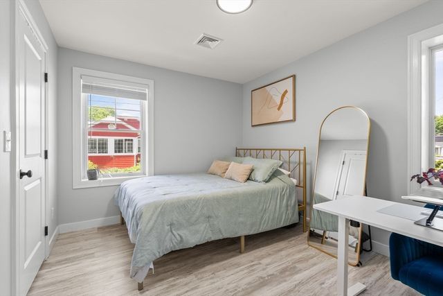 16 Clancy St, Swansea, MA 02777