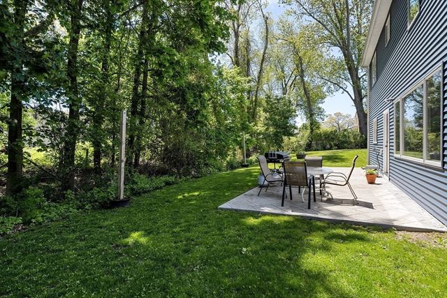 16 Clancy St, Swansea, MA 02777