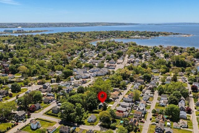 16 Clancy St, Swansea, MA 02777