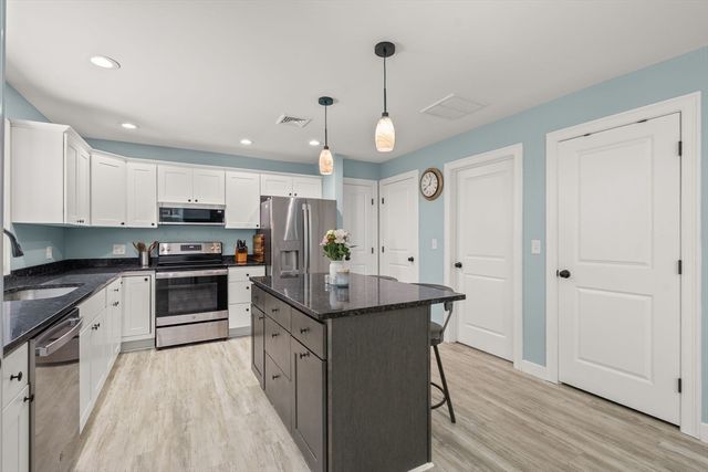 16 Clancy St, Swansea, MA 02777