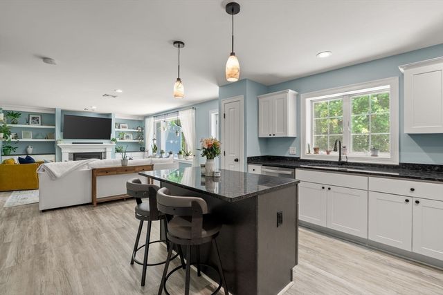 16 Clancy St, Swansea, MA 02777