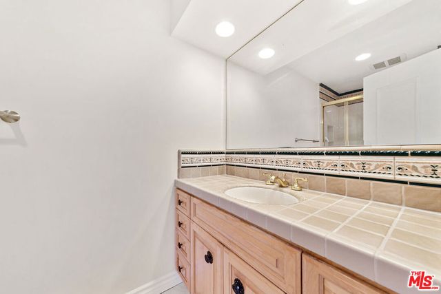 10201 Mason Avenue 108, Chatsworth, CA 91311