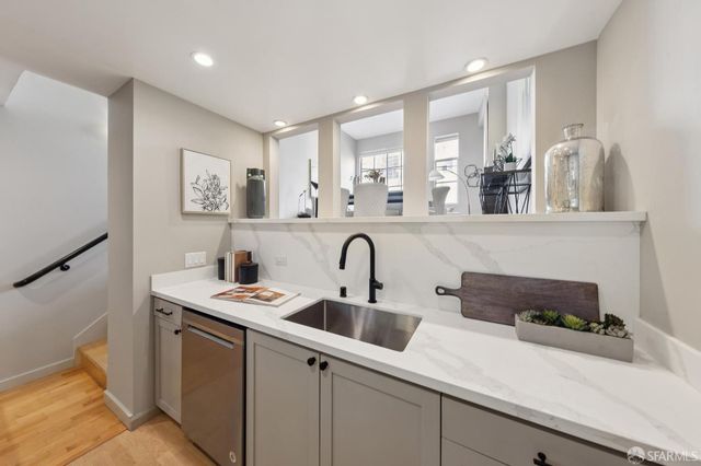 2412 Harrison Street 101, San Francisco, CA 94110