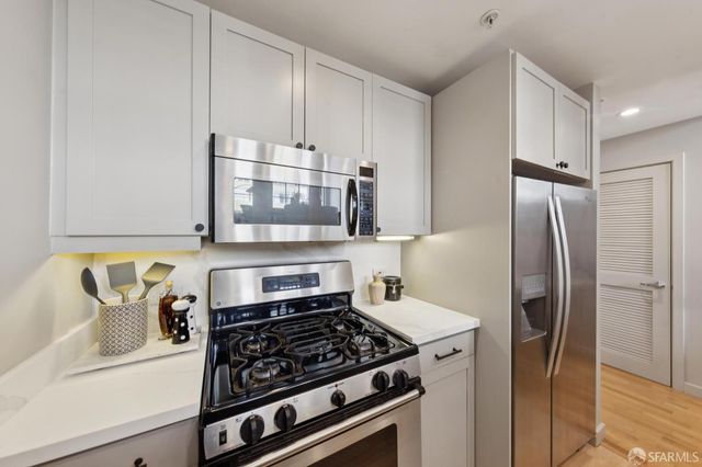 2412 Harrison Street 101, San Francisco, CA 94110