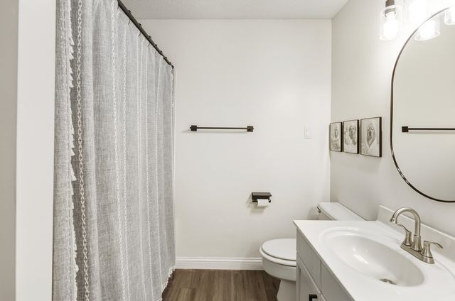 712 S WALNUT WOODS CV S, Memphis, TN 38018