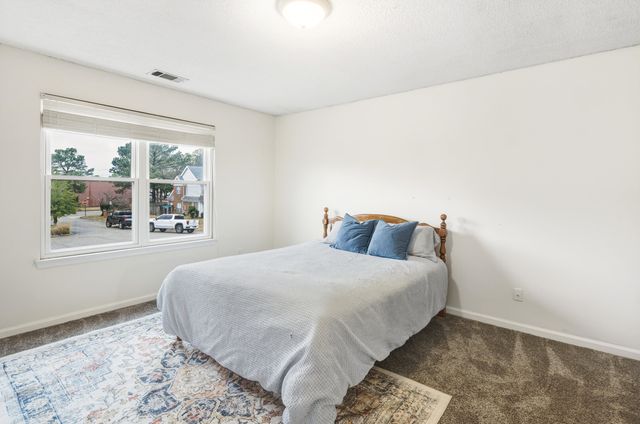 712 S WALNUT WOODS CV S, Memphis, TN 38018