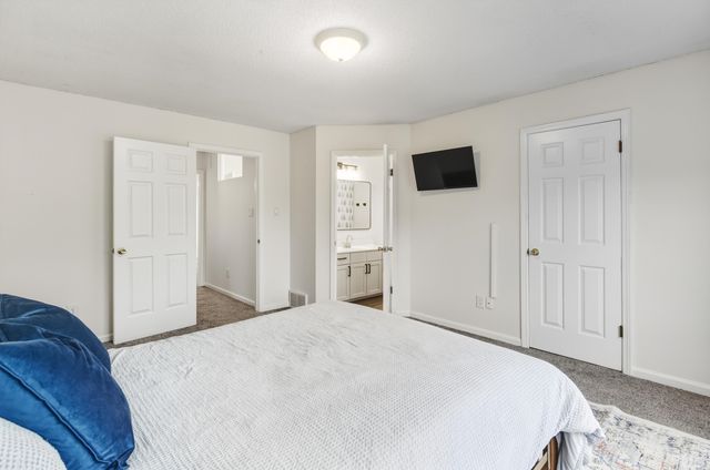 712 S WALNUT WOODS CV S, Memphis, TN 38018