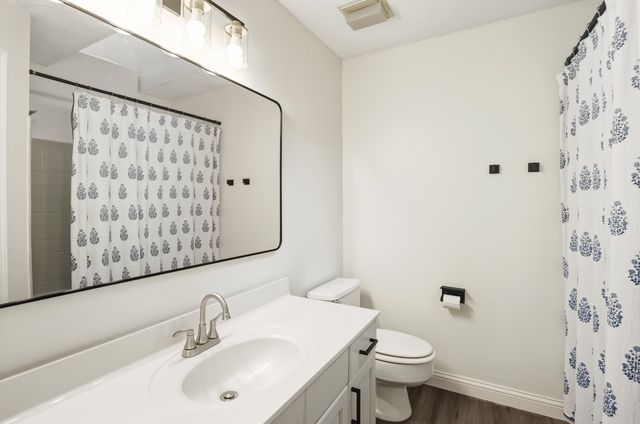 712 S WALNUT WOODS CV S, Memphis, TN 38018