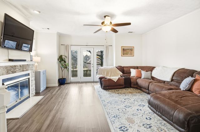 712 S WALNUT WOODS CV S, Memphis, TN 38018