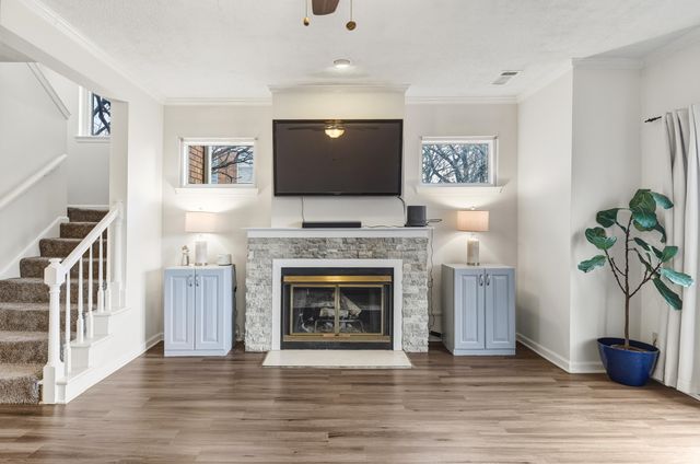 712 S WALNUT WOODS CV S, Memphis, TN 38018