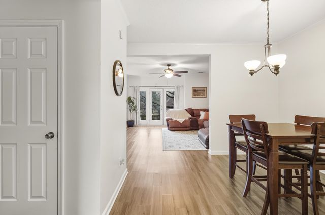 712 S WALNUT WOODS CV S, Memphis, TN 38018