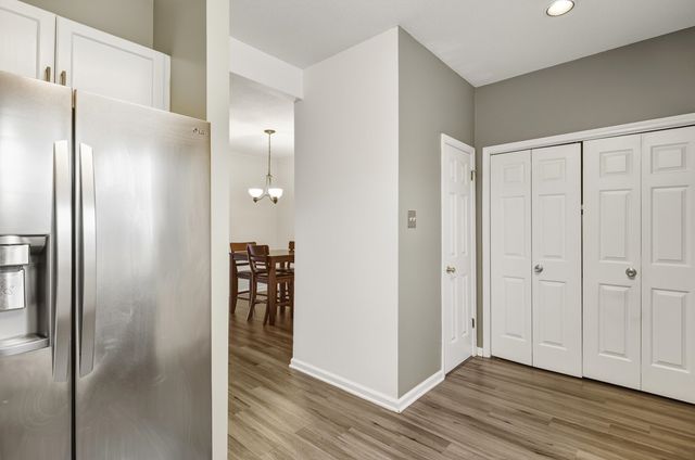 712 S WALNUT WOODS CV S, Memphis, TN 38018