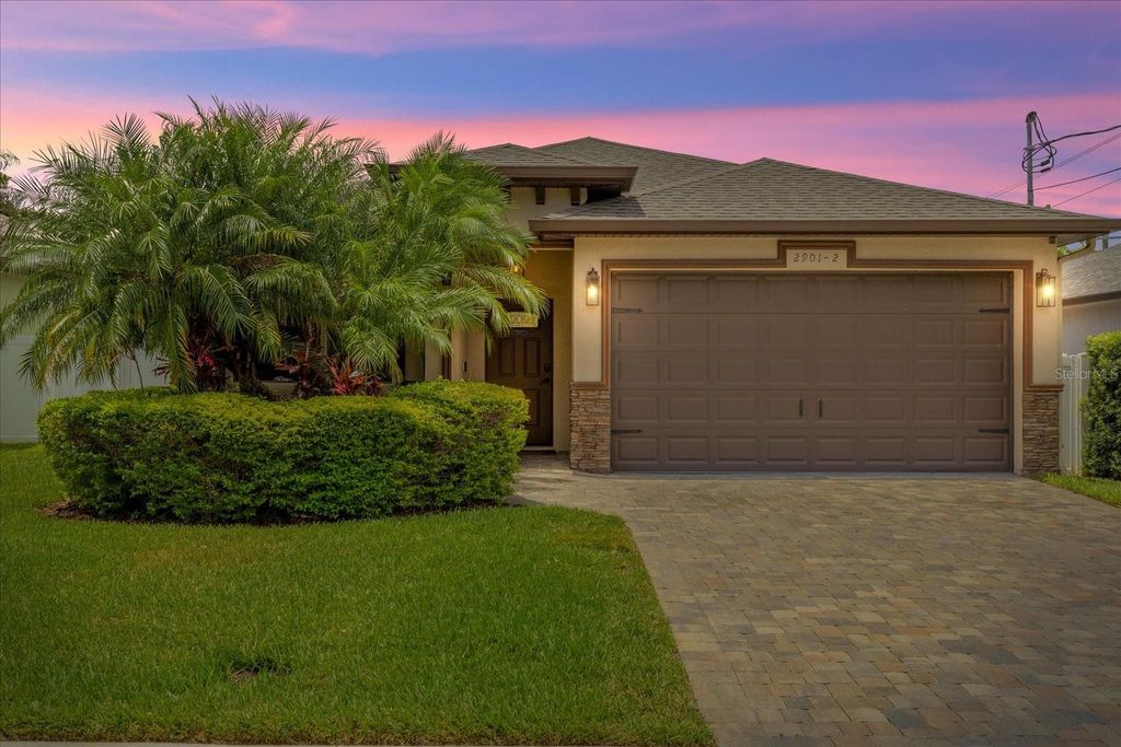 Image 3 of property listing at 2901 W COLLINS STREET 2, Tampa, FL 33607