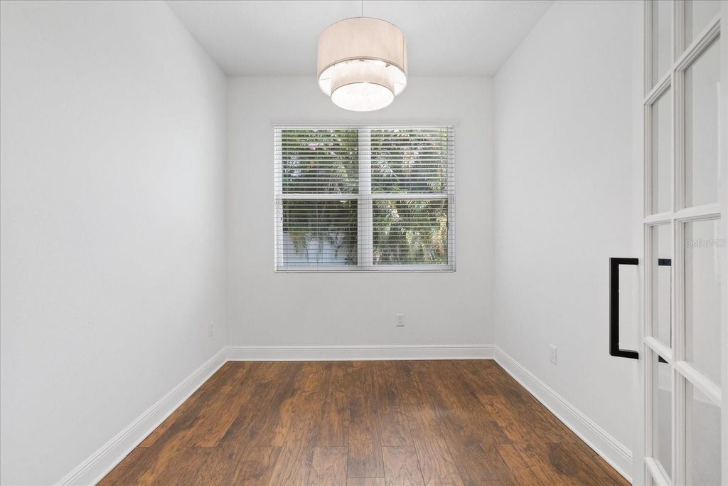 Image 22 of property listing at 2901 W COLLINS STREET 2, Tampa, FL 33607
