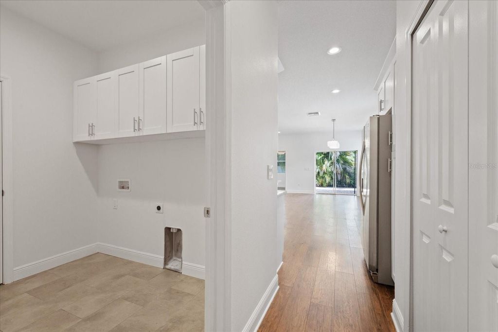 Image 24 of property listing at 2901 W COLLINS STREET 2, Tampa, FL 33607
