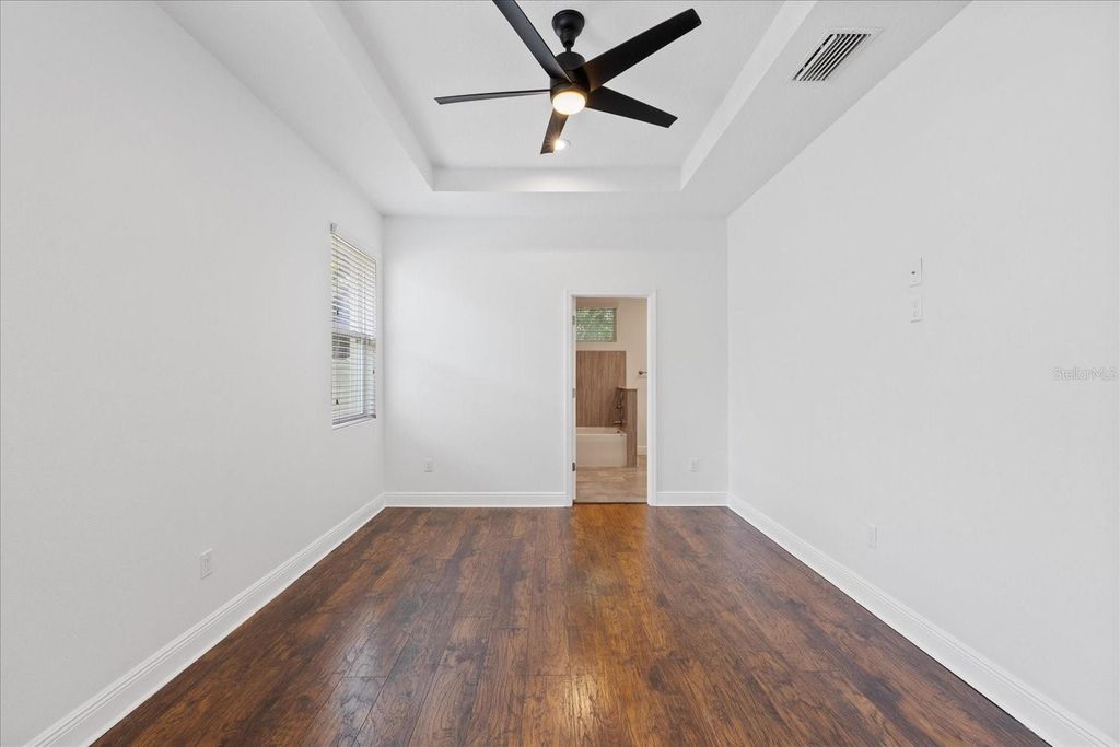 Image 25 of property listing at 2901 W COLLINS STREET 2, Tampa, FL 33607