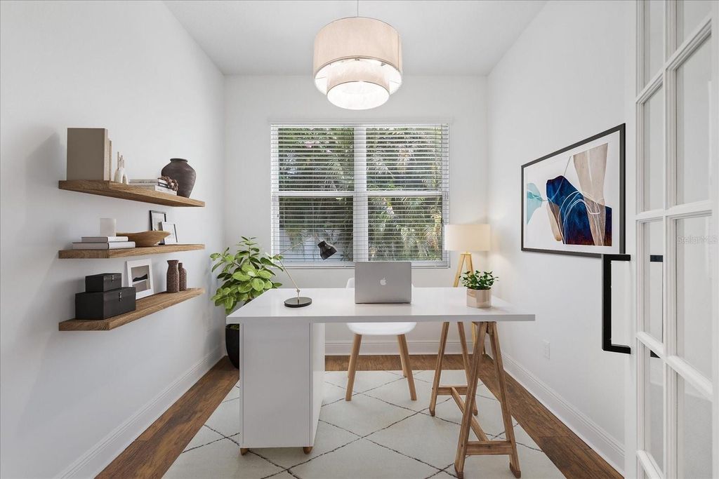 Image 38 of property listing at 2901 W COLLINS STREET 2, Tampa, FL 33607