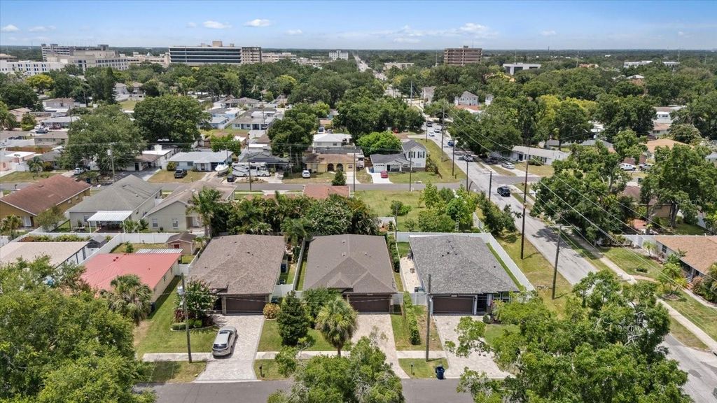 Image 43 of property listing at 2901 W COLLINS STREET 2, Tampa, FL 33607