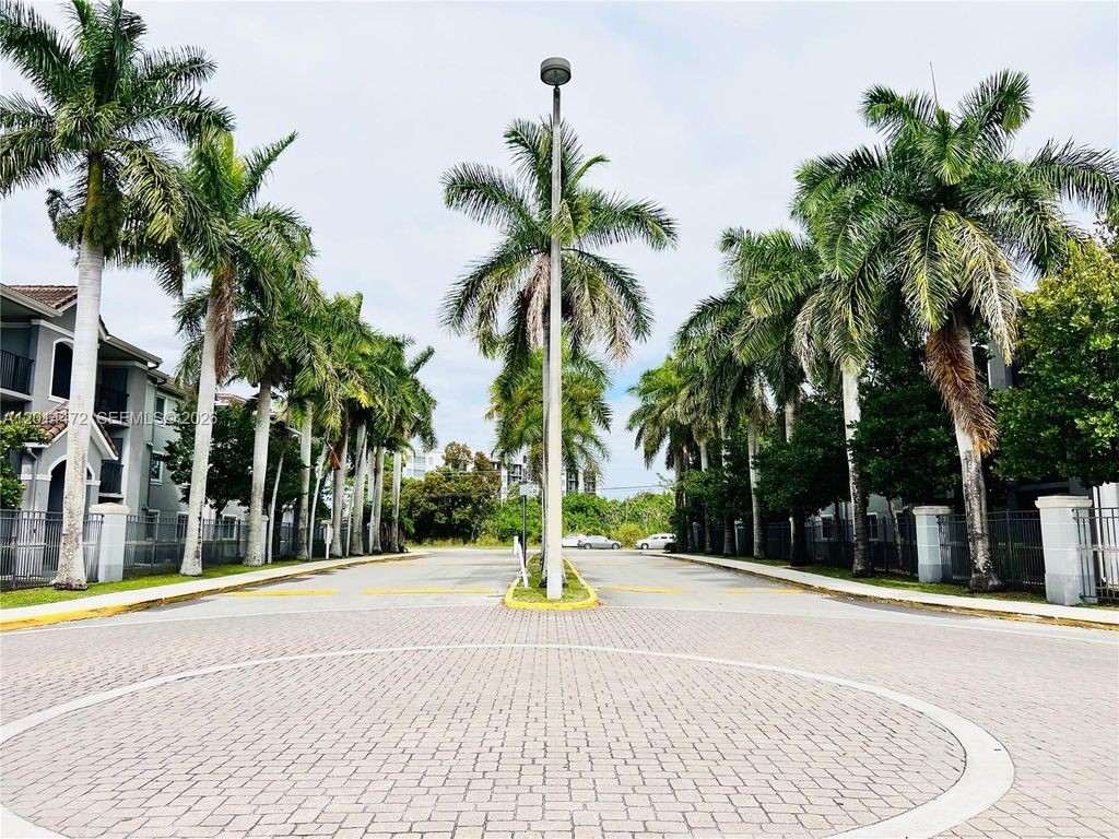 15410 SW 284th St 8102, Homestead, FL 33033