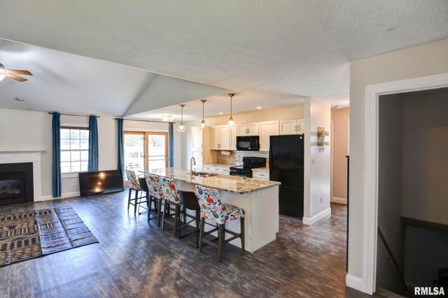 400 N PARK Street, Rochester, IL 62563