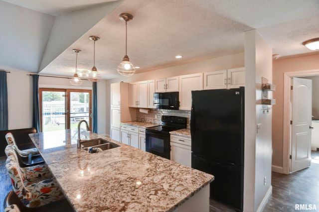 400 N PARK Street, Rochester, IL 62563