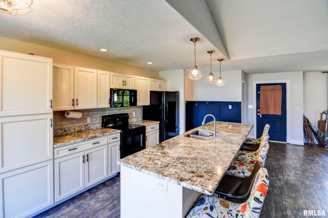 400 N PARK Street, Rochester, IL 62563