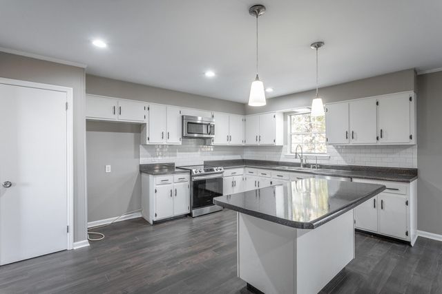 733 Crestridge Drive, Rossville, GA 30741