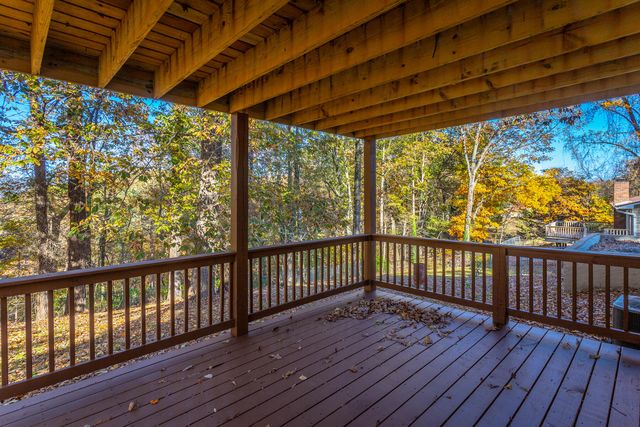 733 Crestridge Drive, Rossville, GA 30741