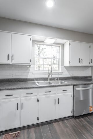 733 Crestridge Drive, Rossville, GA 30741