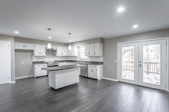 733 Crestridge Drive, Rossville, GA 30741