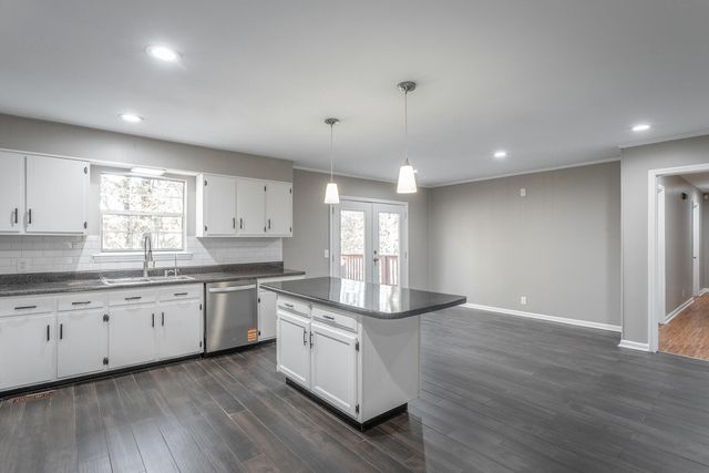 733 Crestridge Drive, Rossville, GA 30741