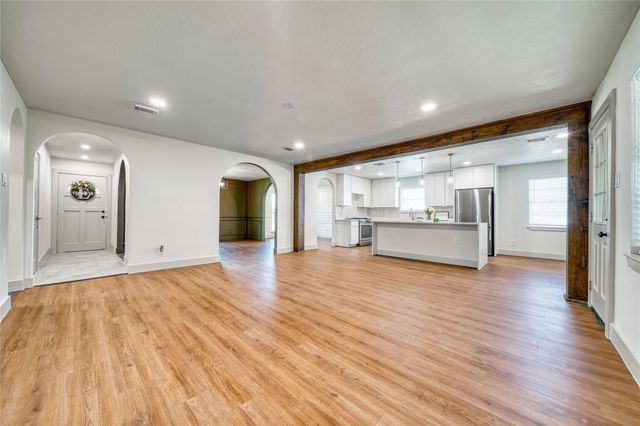 6618 Heron Lane, Pearland, TX 77584