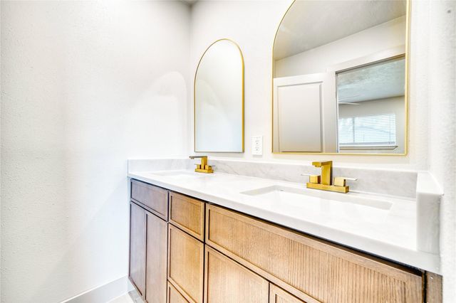 6618 Heron Lane, Pearland, TX 77584