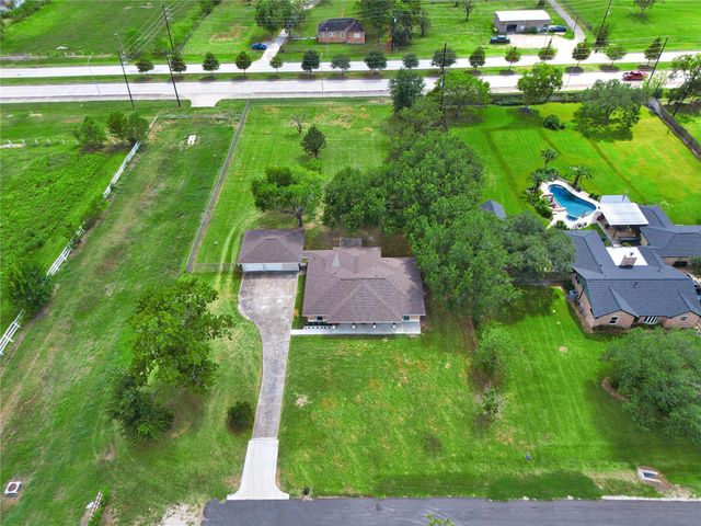 6618 Heron Lane, Pearland, TX 77584