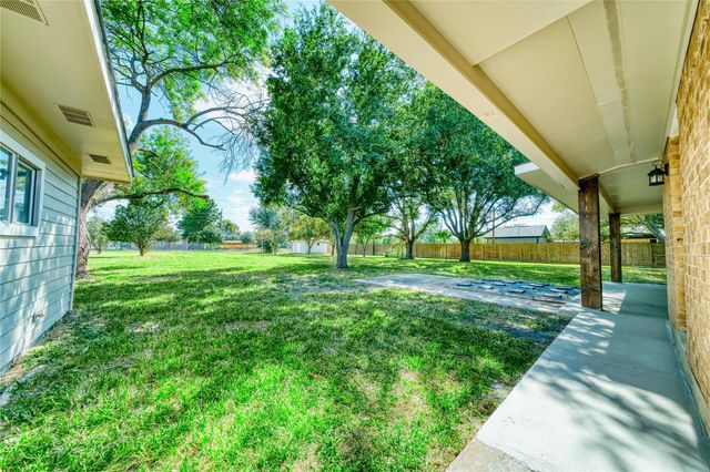 6618 Heron Lane, Pearland, TX 77584