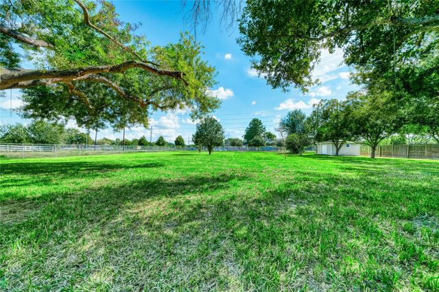 6618 Heron Lane, Pearland, TX 77584