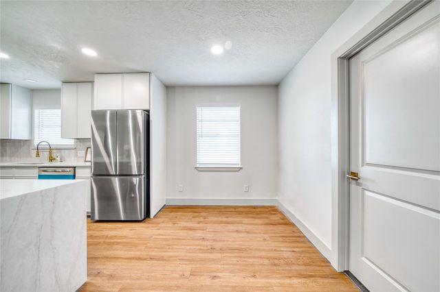 6618 Heron Lane, Pearland, TX 77584
