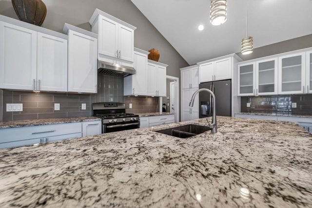 1013 Tara Lane, Waunakee, WI 53597