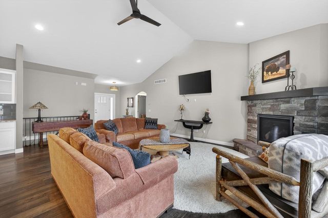 1013 Tara Lane, Waunakee, WI 53597